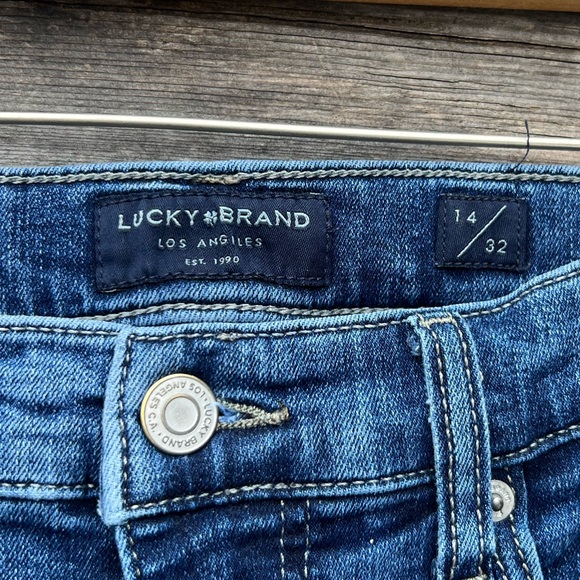 Lucky Brand Denim Flared Jeans Women’s Size 14/32 Medium Wash - Picture 3 of 4